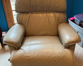 	#31	Lazy Boy leather rocker recliner	 $150.00 				