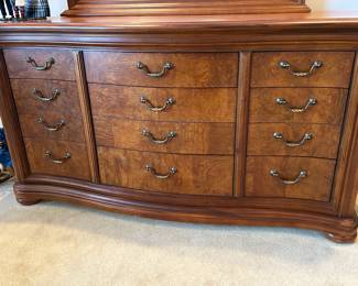 	#35	Thomasville dresser with mirror 12 drawers 75x22x40	 $300.00 				