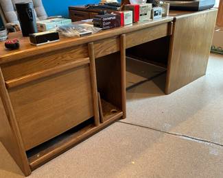 	#32	Oak L shaped desk  56x20x29 & 68x30x29	 $50.00 				