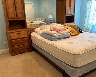 	#77	Queen bed with 3 piece headboard set 115x16x75, mattress and bedding	 $100.00 				