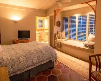 Guest Bedroom 2 with Bed, side tables, etc.