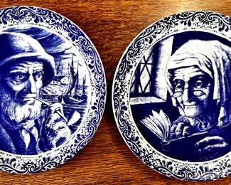 Great pair vintage Boch La Louviere wall plates in beautiful blue Delft blue and white.