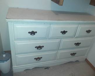 White wooden, 7 drawer dresser. 32 x 51 x 17