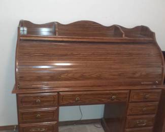 Roll Top desk with 7 drawers. No keys. 48 x 50 x 22