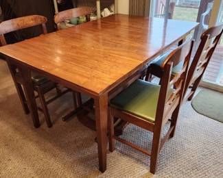 Vintage table 30 x 58 x 38 with 6 chairs