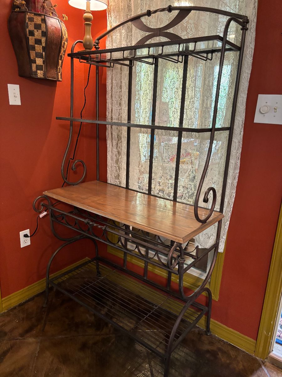 WhistleStop Estate Sales in Tylertown, MS starts on 2/9/2024