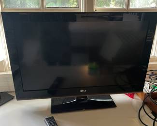 $50. LG 32" plasma tv.