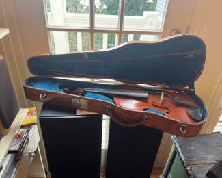 $650. Jules Lavest 1920 violin in a wood case.  Inside the original labels say  the date 1920, no. 232, Lutherie de Paris and Montluçon  Conservatoire.   He has signed the label.  