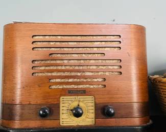 1936 Kadette Model 66 radio 