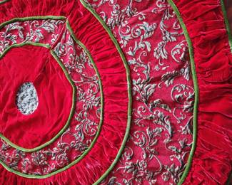 Frontgate tree skirt