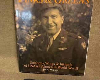 Military Army Lt Col. Capt. Insignias Reference Book