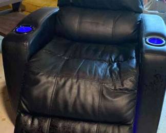 "Grandma's Attic" in Augusta, GA. Starts Closing Thu 2/8 at 8p. Pickup is Sat 2/10 from 11-3p. Please click here to view more photos, descriptions, and current bids:&nbsp;https://ctbids.com/estate-sale/26614