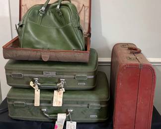 "Grandma's Attic" in Augusta, GA. Starts Closing Thu 2/8 at 8p. Pickup is Sat 2/10 from 11-3p. Please click here to view more photos, descriptions, and current bids:&nbsp;https://ctbids.com/estate-sale/26614