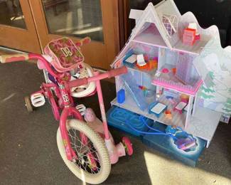 "Grandma's Attic" in Augusta, GA. Starts Closing Thu 2/8 at 8p. Pickup is Sat 2/10 from 11-3p. Please click here to view more photos, descriptions, and current bids:&nbsp;https://ctbids.com/estate-sale/26614