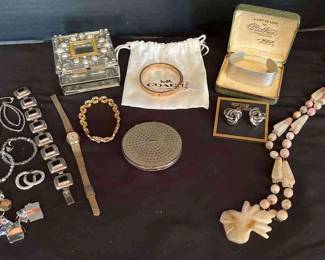 "Grandma's Attic" in Augusta, GA. Starts Closing Thu 2/8 at 8p. Pickup is Sat 2/10 from 11-3p. Please click here to view more photos, descriptions, and current bids:&nbsp;https://ctbids.com/estate-sale/26614