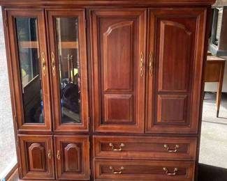 "Grandma's Attic" in Augusta, GA. Starts Closing Thu 2/8 at 8p. Pickup is Sat 2/10 from 11-3p. Please click here to view more photos, descriptions, and current bids:&nbsp;https://ctbids.com/estate-sale/26614