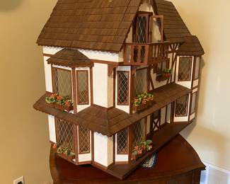 Tudor dollhouse