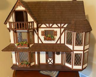 Tudor dollhouse