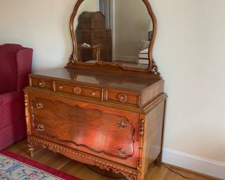 Antique walnut dresser w/mirror