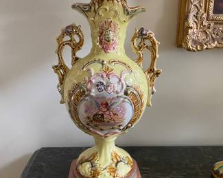 Pair porcelain urn lamps w/custom shades