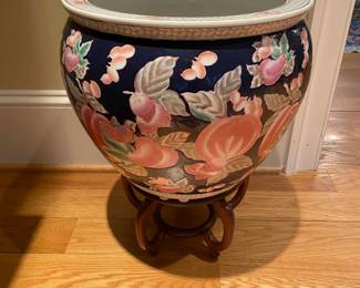 Large fishbowl/jardiniere