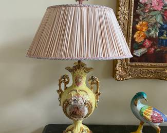 Pair porcelain urn lamps w/custom shades