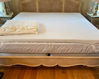 Henredon king bed