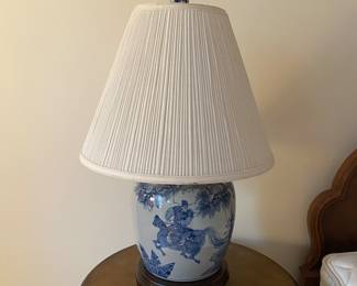 Blue & white ginger jar lamp