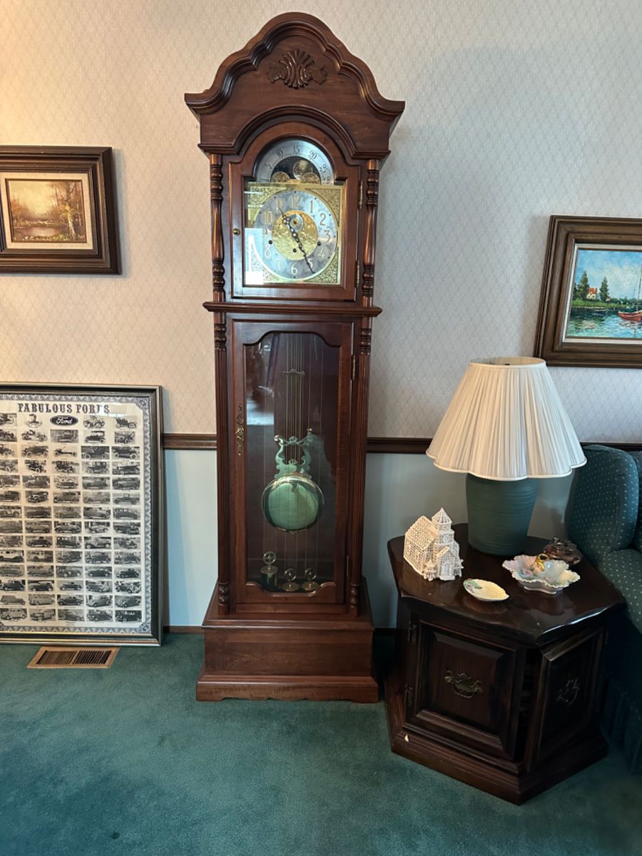 Beautiful, Working Grandfather Clock