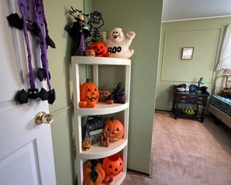 Halloween Blow Mold Items and Decorations 