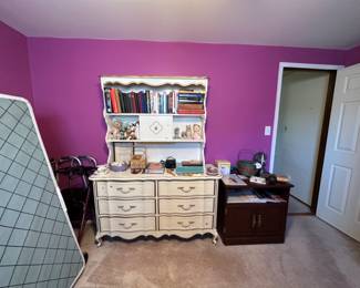 French Provincial Dresser w/ Hutch