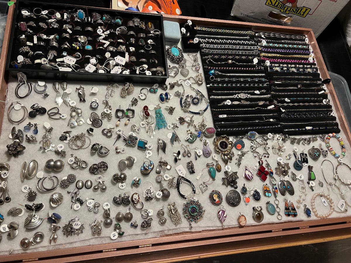 Nice estate sale by Alpine in Stockton, CA starts on 2/10/2024