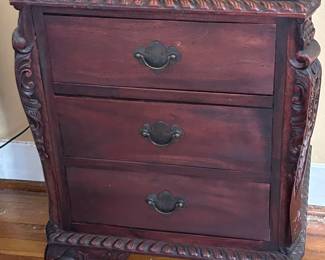 Antique 3 drawer chest with claw feet!