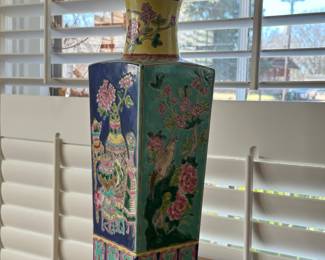 Outstanding lamp.....gorgeous colors!