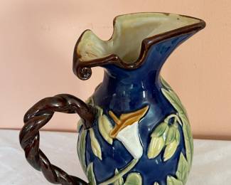 Majolica vase with braided handle!