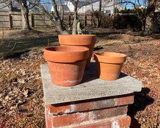 GARDEN POTS