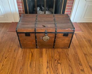 ANTIQUE TRUNK