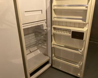 CLEAN REFRIDGEATOR 