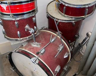 Drum kit 