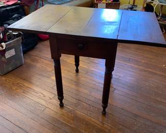 Drop leak 1 drawer side table