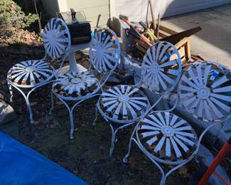 4 metal chairs 