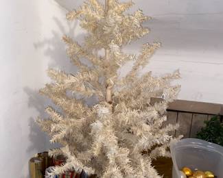 White feather tree