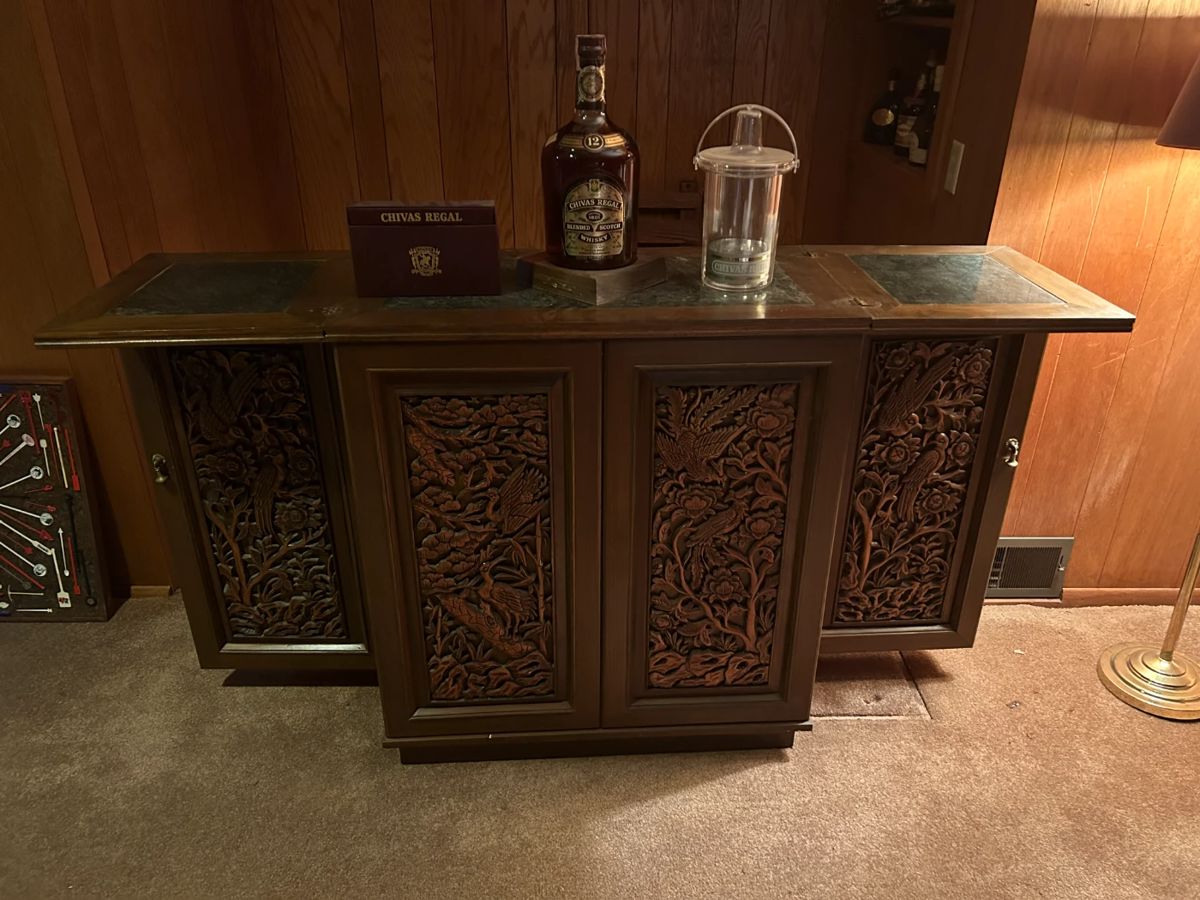 Remarkable estate sale! in Leavenworth, KS starts on 2/17/2024