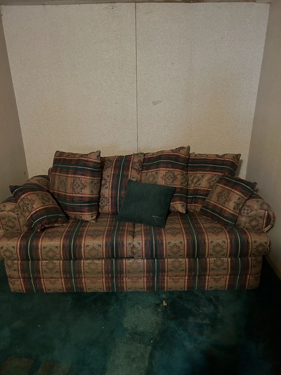 Remarkable estate sale! in Leavenworth, KS starts on 2/17/2024