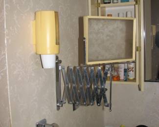 wall mount extendable mirror