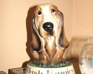 Hush Puppies advertising bank