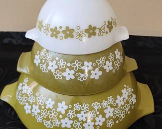Pyrex Spring Blossom Nesting Cinderella Bowls