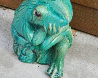 Frog lawn ornament