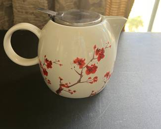 Tea pot