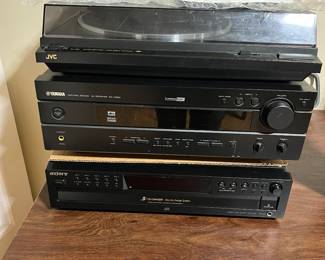 * Sony 5 disc ex-change system
* Yamaha av receiver RX-V530
* JVC AL-A151 auto return turntable system